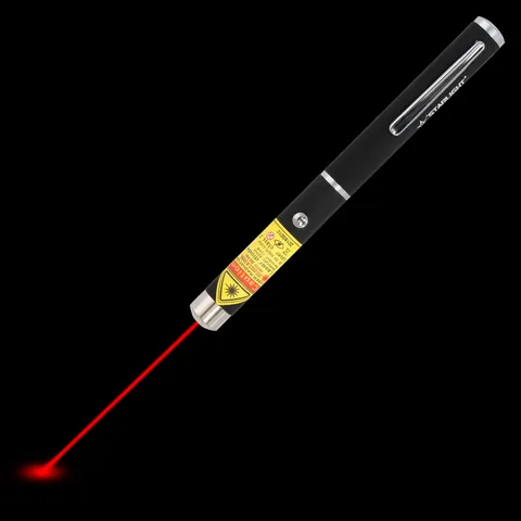 Roter Laserpointer M1 mit sichtbarem Laserstrahl im Dunkeln